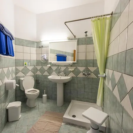 Aphrodite Corfu ロダ